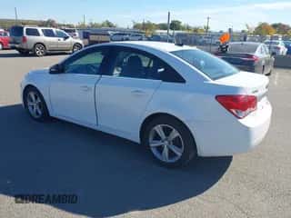 2014 Chevrolet Cruze 2LT z VIN 1G1PE5SB2E7302621, wystawiony jako IAAI lot #43500103 z przebiegiem 143 243 mil mil oraz . Historia ofert i sprzedaży dostępna na DreamBid. Obrazek 3.