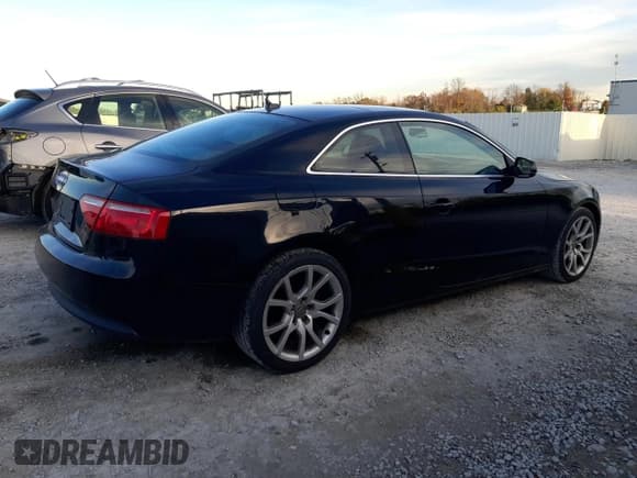 ✅ 2010 Audi A5 Premium • VIN: WAUGFAFR1AA069930 • Лот: 79466244. Опубликован ранее на Copart с пробегом 98 654 миль. Бесплатный доступ к архиву аукционных продаж из США и подробный отчёт об истории автомобиля на DreamBid. Изображение 3.
