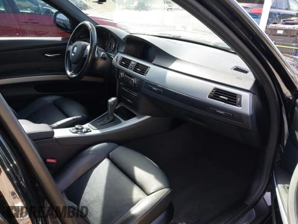 ✅ 2011 BMW 3 Series 335i xDrive • VIN: WBAPL5G56BNN22266 • Lot: 42444119. Listed on IAAI with 136,698 mi. Free auction sales archive from the USA and detailed vehicle history report at DreamBid. Image 5.