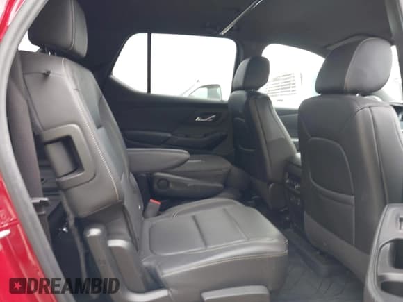 ✅ 2022 Chevrolet Traverse LT • VIN: 1GNERHKWXNJ131456 • Lot: 41700633. Wystawiony na IAAI z przebiegiem 48 952 mil. Bezpłatny archiwum sprzedaży aukcyjnych z USA i szczegółowy raport historii pojazdu na DreamBid. Zdjęcie 8.