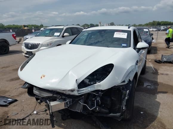 ✅ 2018 Porsche Macan • VIN: WP1AA2A53JLB09882 • Lot: 43007856. Wystawiony na IAAI z przebiegiem 34 400 mil. Bezpłatny archiwum sprzedaży aukcyjnych z USA i szczegółowy raport historii pojazdu na DreamBid. Zdjęcie 2.