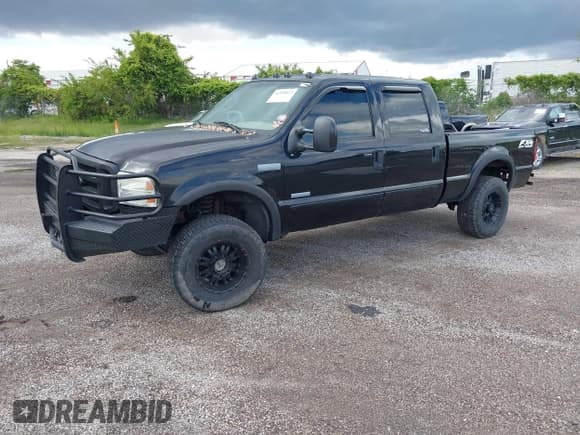 ✅ 2005 Ford F-250 XL • VIN: 1FTSW21PX5EA16621 • Lot: 42330472. Listed on IAAI with 237,031 mi. Free auction sales archive from the USA and detailed vehicle history report at DreamBid. Image 18.