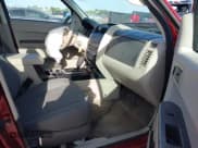 ✅ 2012 Ford Escape XLS • VIN: 1FMCU0C73CKC01180 • Лот: 43371139. Опубликован ранее на IAAI с пробегом 176 781 миль. Бесплатный доступ к архиву аукционных продаж из США и подробный отчёт об истории автомобиля на DreamBid. Изображение 5.