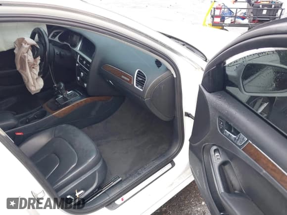 ✅ 2016 Audi A4 Premium • VIN: WAUBFAFL4GN010684 • Лот: 41749037. Опубликован ранее на IAAI с пробегом 88 758 миль. Бесплатный доступ к архиву аукционных продаж из США и подробный отчёт об истории автомобиля на DreamBid. Изображение 5.