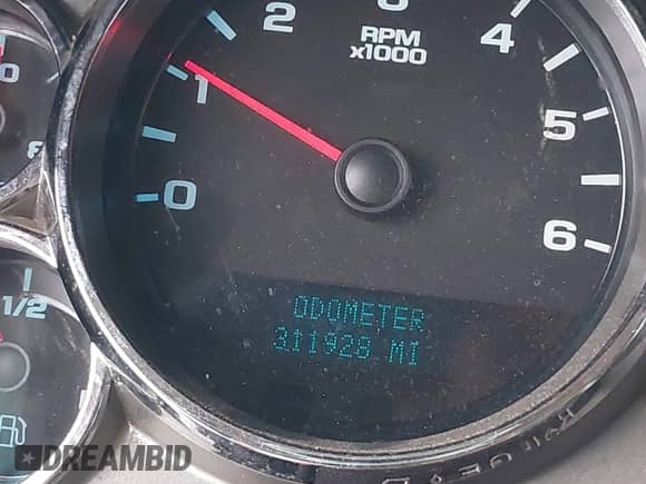 ✅ 2013 Chevrolet Silverado 2500HD Work Truck • VIN: 1GC2KVCG2DZ385023 • Lot: 42302809. Wystawiony na IAAI z przebiegiem 311 928 mil. Bezpłatny archiwum sprzedaży aukcyjnych z USA i szczegółowy raport historii pojazdu na DreamBid. Zdjęcie 15.