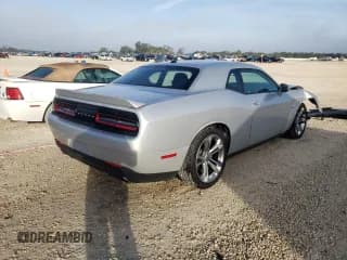 ✅ 2021 Dodge Challenger R/T • VIN: 2C3CDZBTXMH583485 • Lot: 37987673. Wystawiony na Copart z przebiegiem 39 474 mil. Bezpłatny archiwum sprzedaży aukcyjnych z USA i szczegółowy raport historii pojazdu na DreamBid. Zdjęcie 3.