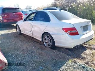 ✅ 2014 Mercedes-Benz C 300 Sport • VIN: WDDGF8AB7EG158061 • Lot: 43692251. Wystawiony na IAAI z przebiegiem 118 656 mil. Bezpłatny archiwum sprzedaży aukcyjnych z USA i szczegółowy raport historii pojazdu na DreamBid. Zdjęcie 3.