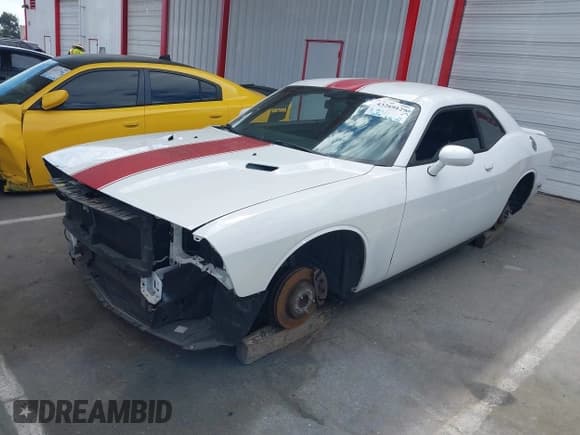 ✅ 2014 Dodge Challenger SXT • VIN: 2C3CDYAG1EH183203 • Lot: 43269129. Wystawiony na IAAI z przebiegiem 117 355 mil. Bezpłatny archiwum sprzedaży aukcyjnych z USA i szczegółowy raport historii pojazdu na DreamBid. Zdjęcie 2.