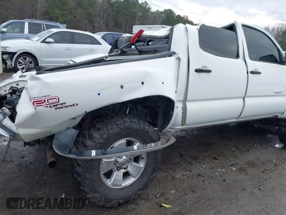 ✅ 2009 Toyota Tacoma PreRunner • VIN: 3TMJU62N59M082788 • Lot: 41297385. Wystawiony na IAAI z przebiegiem 253 581 mil. Bezpłatny archiwum sprzedaży aukcyjnych z USA i szczegółowy raport historii pojazdu na DreamBid. Zdjęcie 15.