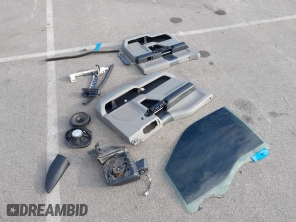 ✅ 2017 Ford F-150 XL • VIN: 1FTEW1EP2HKC17985 • Lot: 43269183. Listed on IAAI with 92,518 mi. Free auction sales archive from the USA and detailed vehicle history report at DreamBid. Image 12.