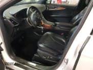 ✅ 2017 Lincoln MKX Reserve • VIN: 2LMPJ8LR5HBL32577 • Lot: 87219245. Listed on Copart with 123,380 mi. Free auction sales archive from the USA and detailed vehicle history report at DreamBid. Image 7.