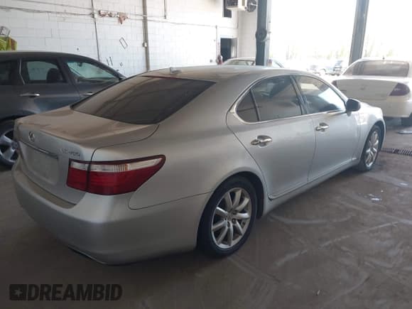 ✅ 2008 Lexus LS 460 • VIN: JTHBL46FX85057659 • Lot: 42205064. Listed on IAAI with 241,470 mi. Free auction sales archive from the USA and detailed vehicle history report at DreamBid. Image 4.