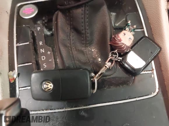 ✅ 2015 Volkswagen Passat S • VIN: 1VWAS7A38FC091572 • Lot: 42565319. Wystawiony na IAAI z przebiegiem 152 511 mil. Bezpłatny archiwum sprzedaży aukcyjnych z USA i szczegółowy raport historii pojazdu na DreamBid. Zdjęcie 11.