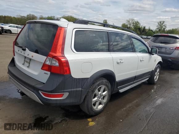 ✅ 2013 Volvo XC70 3.2L • VIN: YV4952BZ4D1160718 • Lot: 52812724. Listed on Copart with 131,803 mi. Free auction sales archive from the USA and detailed vehicle history report at DreamBid. Image 3.