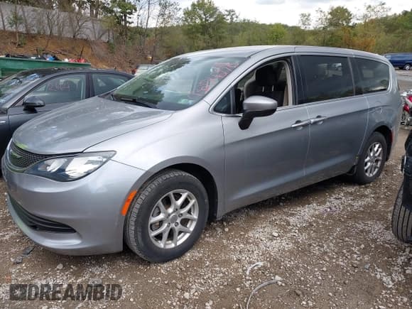 ✅ 2018 Chrysler Pacifica LX • VIN: 2C4RC1CG4JR130464 • Lot: 43294296. Wystawiony na IAAI z przebiegiem 132 753 mil. Bezpłatny archiwum sprzedaży aukcyjnych z USA i szczegółowy raport historii pojazdu na DreamBid. Zdjęcie 2.