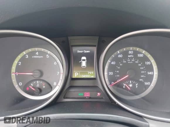 2016 Hyundai Santa Fe z VIN 5XYZUDLB4GG372753, wystawiony jako IAAI lot #43239818 z przebiegiem 134 901 mil mil oraz . Historia ofert i sprzedaży dostępna na DreamBid. Obrazek 7.