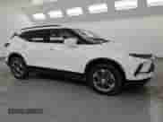 2024 Chevrolet Blazer LT z VIN 3GNKBJR44RS195547, wystawiony jako Copart lot #43275205 z przebiegiem 25 318 mil mil oraz Czysty tytuł • Clean title. Historia ofert i sprzedaży dostępna na DreamBid. Obrazek 4.