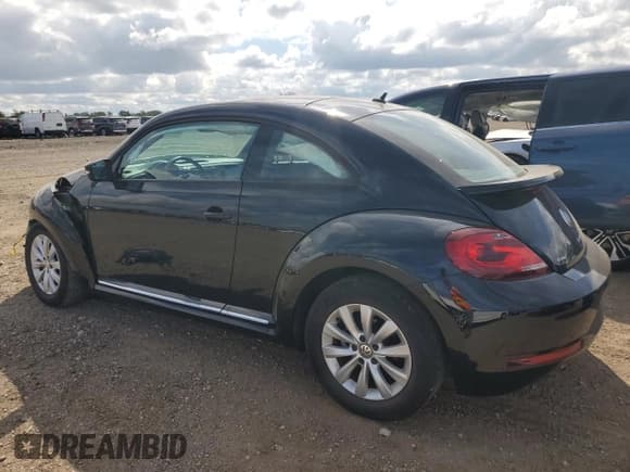 ✅ 2019 Volkswagen Beetle S • VIN: 3VWFD7AT3KM717859 • Лот: 83755215. Опубликован ранее на Copart с пробегом 39 360 миль. Бесплатный доступ к архиву аукционных продаж из США и подробный отчёт об истории автомобиля на DreamBid. Изображение 2.