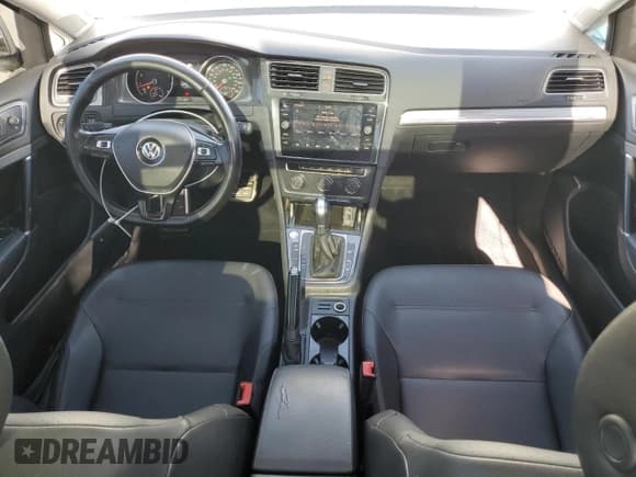 ✅ 2018 Volkswagen Golf S • VIN: 3VWH17AU0JM759320 • Лот: 81678095. Опубликован ранее на Copart с пробегом 181 945 миль. Бесплатный доступ к архиву аукционных продаж из США и подробный отчёт об истории автомобиля на DreamBid. Изображение 8.