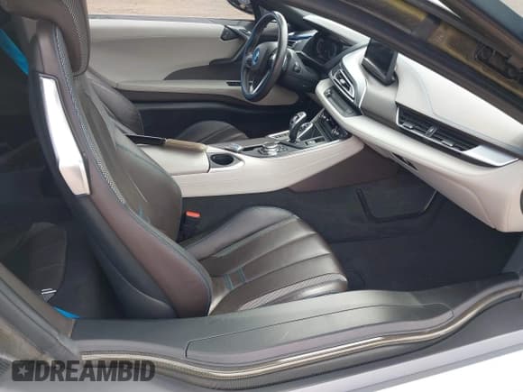 ✅ 2016 BMW i8 • VIN: WBY2Z2C53GV675600 • Лот: 42079477. Опубликован ранее на IAAI с пробегом 26 756 миль. Бесплатный доступ к архиву аукционных продаж из США и подробный отчёт об истории автомобиля на DreamBid. Изображение 5.