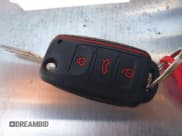 ✅ 2014 Volkswagen Beetle 2.5L • VIN: 3VWHX7AT8EM607412 • Lot: 42498009. Wystawiony na IAAI z przebiegiem 151 020 mil. Bezpłatny archiwum sprzedaży aukcyjnych z USA i szczegółowy raport historii pojazdu na DreamBid. Zdjęcie 11.