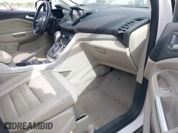 ✅ 2016 Ford C-Max SEL • VIN: 1FADP5CUXGL102011 • Lot: 41935337. Wystawiony na IAAI z przebiegiem 95 279 mil. Bezpłatny archiwum sprzedaży aukcyjnych z USA i szczegółowy raport historii pojazdu na DreamBid. Zdjęcie 5.