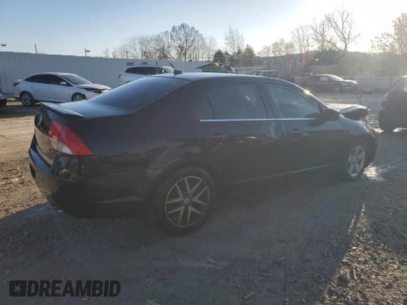 ✅ 2010 Mercury Milan • VIN: 3MEHM0HA6AR649578 • Lot: 92316845. Listed on Copart with 332,983 mi. Free auction sales archive from the USA and detailed vehicle history report at DreamBid. Image 3.