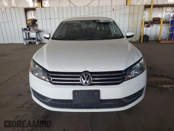 ✅ 2015 Volkswagen Passat Wolfsburg Edition • VIN: 1VWAT7A32FC043658 • Лот: 72066605. Опубликован ранее на Copart с пробегом Не указан. Бесплатный доступ к архиву аукционных продаж из США и подробный отчёт об истории автомобиля на DreamBid. Изображение 5.