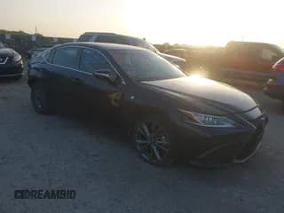 ✅ 2019 Lexus ES 350 • VIN: 58ABZ1B1XKU022078 • Lot: 42457207. Wystawiony na IAAI z przebiegiem 114 291 mil. Bezpłatny archiwum sprzedaży aukcyjnych z USA i szczegółowy raport historii pojazdu na DreamBid. Zdjęcie 1.