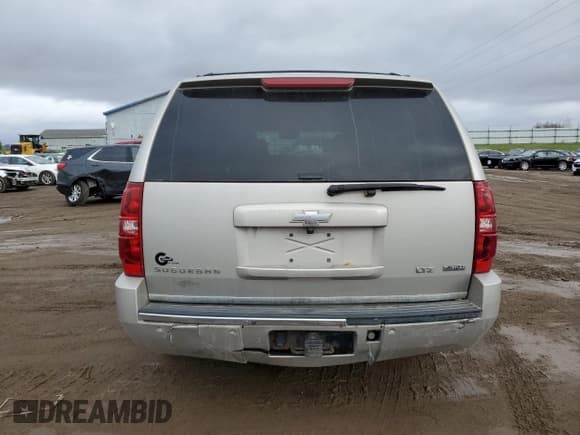 ✅ 2009 Chevrolet Suburban Commercial • VIN: 1GNFK16379R110085 • Lot: 81050734. Wystawiony na Copart z przebiegiem 243 519 mil. Bezpłatny archiwum sprzedaży aukcyjnych z USA i szczegółowy raport historii pojazdu na DreamBid. Zdjęcie 6.