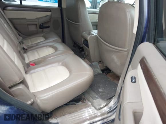 ✅ 2005 Ford Explorer Eddie Bauer • VIN: 1FMDU74K65UB36705 • Lot: 42704357. Wystawiony na IAAI z przebiegiem 207 245 mil. Bezpłatny archiwum sprzedaży aukcyjnych z USA i szczegółowy raport historii pojazdu na DreamBid. Zdjęcie 8.