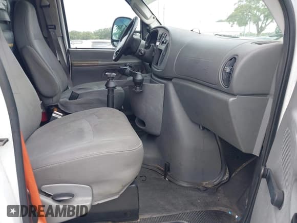 ✅ 2007 Ford Econoline Cargo Commercial • VIN: 1FTNE24W27DA99831 • Лот: 42292439. Опубликован ранее на IAAI с пробегом 280 756 миль. Бесплатный доступ к архиву аукционных продаж из США и подробный отчёт об истории автомобиля на DreamBid. Изображение 5.