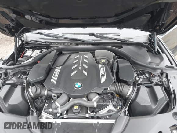 ✅ 2022 BMW 5 Series M550i xDrive • VIN: WBA13BK01NCH76521 • Lot: 41904437. Wystawiony na IAAI z przebiegiem Nie podano. Bezpłatny archiwum sprzedaży aukcyjnych z USA i szczegółowy raport historii pojazdu na DreamBid. Zdjęcie 10.