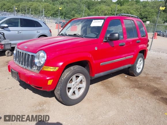 ✅ 2005 Jeep Liberty Limited • VIN: 1J4GL58K85W566284 • Lot: 42664825. Listed on IAAI with 120,538 mi. Free auction sales archive from the USA and detailed vehicle history report at DreamBid. Image 17.