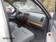 ✅ 2005 Dodge Dakota SLT • VIN: 1D7HW48K55S277646 • Lot: 43651368. Wystawiony na IAAI z przebiegiem 148 752 mil. Bezpłatny archiwum sprzedaży aukcyjnych z USA i szczegółowy raport historii pojazdu na DreamBid. Zdjęcie 5.