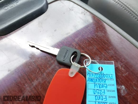 ✅ 2007 Ford F-250 XL • VIN: 1FTSW21P97EA66915 • Lot: 42424768. Listed on IAAI with 273,864 mi. Free auction sales archive from the USA and detailed vehicle history report at DreamBid. Image 11.