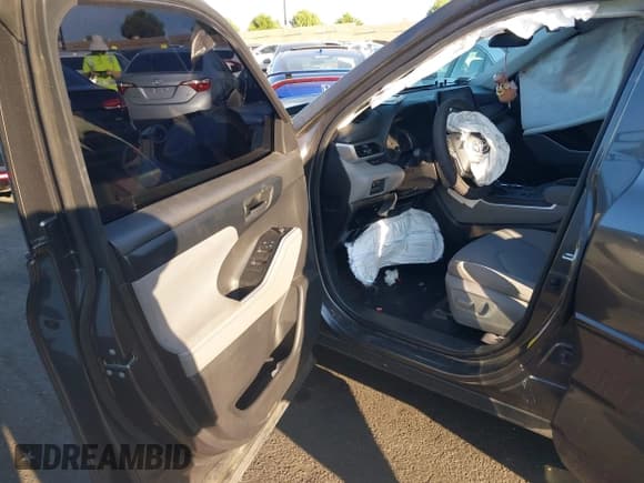 ✅ 2021 Toyota Highlander L • VIN: 5TDCZRBH1MS065291 • Лот: 43277596. Опубликован ранее на IAAI с пробегом 105 542 миль. Бесплатный доступ к архиву аукционных продаж из США и подробный отчёт об истории автомобиля на DreamBid. Изображение 5.