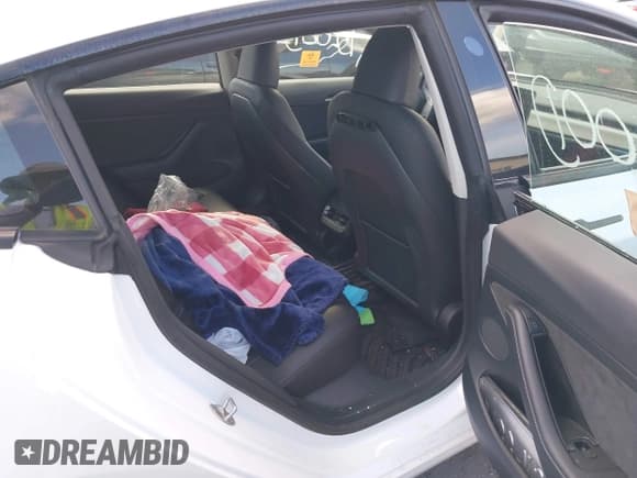 ✅ 2023 Tesla Model 3 • VIN: 5YJ3E1EA1PF492555 • Lot: 43334011. Wystawiony na IAAI z przebiegiem 36 654 mil. Bezpłatny archiwum sprzedaży aukcyjnych z USA i szczegółowy raport historii pojazdu na DreamBid. Zdjęcie 8.