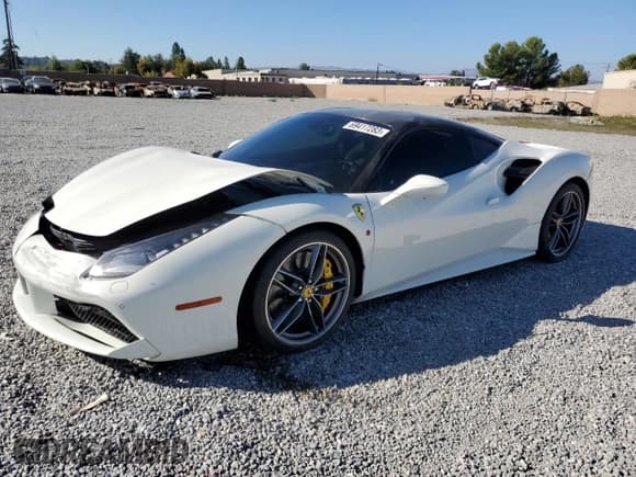 ✅ 2018 Ferrari 488 • VIN: ZFF79ALA5J0232045 • Lot: 69417283. Wystawiony na Copart z przebiegiem 26 053 mil. Bezpłatny archiwum sprzedaży aukcyjnych z USA i szczegółowy raport historii pojazdu na DreamBid. Zdjęcie 1.