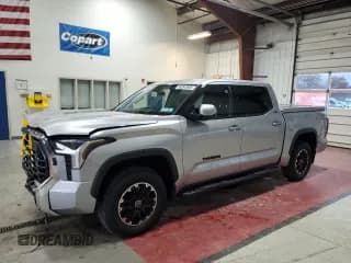 ✅ 2022 Toyota Tundra SR5 • VIN: 5TFLA5DB7NX053733 • Лот: 90992805. Опубликован ранее на Copart с пробегом 24 791 миль. Бесплатный доступ к архиву аукционных продаж из США и подробный отчёт об истории автомобиля на DreamBid. Изображение 1.