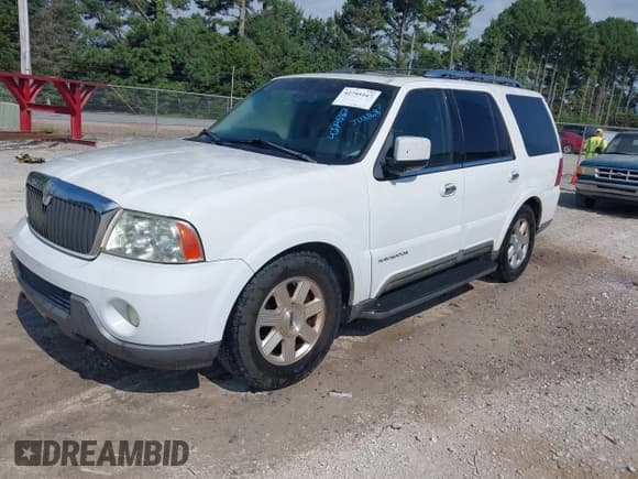 ✅ 2003 Lincoln Navigator Luxury • VIN: 5LMFU28R83LJ03868 • Lot: 42795167. Wystawiony na IAAI z przebiegiem 188 102 mil. Bezpłatny archiwum sprzedaży aukcyjnych z USA i szczegółowy raport historii pojazdu na DreamBid. Zdjęcie 2.