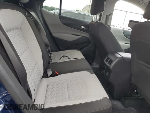 ✅ 2022 Chevrolet Equinox LS • VIN: 3GNAXSEV8NS235902 • Lot: 69898105. Wystawiony na Copart z przebiegiem 29 581 mil. Bezpłatny archiwum sprzedaży aukcyjnych z USA i szczegółowy raport historii pojazdu na DreamBid. Zdjęcie 10.