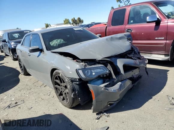 ✅ 2017 Chrysler 300 S Alloy Edition • VIN: 2C3CCABT5HH577636 • Lot: 46653564. Listed on Copart with 63,539 mi. Free auction sales archive from the USA and detailed vehicle history report at DreamBid. Image 4.