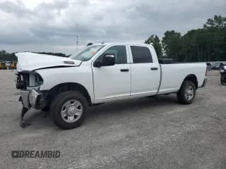 ✅ 2023 Ram 2500 Tradesman • VIN: 3C6UR5HJ9PG611966 • Lot: 67738235. Wystawiony na Copart z przebiegiem Nie podano. Bezpłatny archiwum sprzedaży aukcyjnych z USA i szczegółowy raport historii pojazdu na DreamBid. Zdjęcie 1.