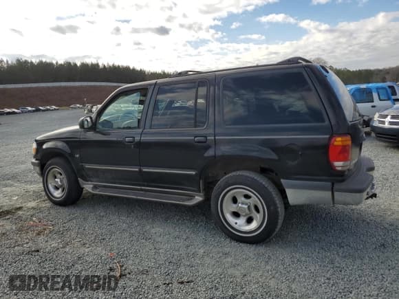 ✅ 1998 Ford Explorer XLT • VIN: 1FMZU32P6WUA13307 • Лот: 85695964. Опубликован ранее на Copart с пробегом 228 539 миль. Бесплатный доступ к архиву аукционных продаж из США и подробный отчёт об истории автомобиля на DreamBid. Изображение 2.