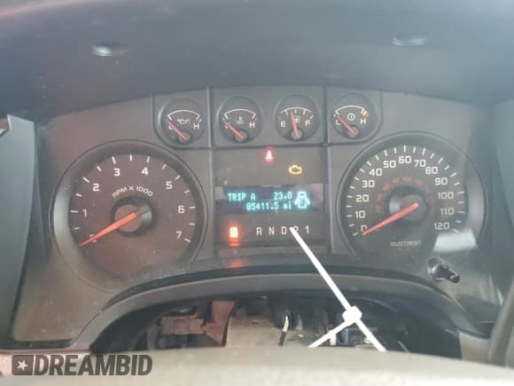 ✅ 2010 Ford F-150 XL • VIN: 1FTMF1CW2AKA46442 • Lot: 61101535. Listed on Copart with 85,411 mi. Free auction sales archive from the USA and detailed vehicle history report at DreamBid. Image 9.