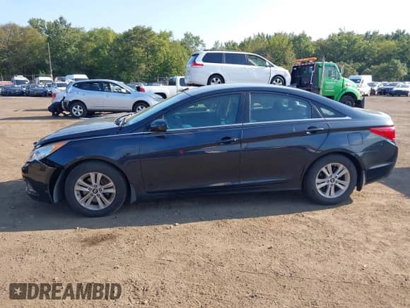 2013 Hyundai Sonata GLS z VIN 5NPEB4ACXDH552307, wystawiony jako IAAI lot #43208817 z przebiegiem 56 883 mil mil oraz . Historia ofert i sprzedaży dostępna na DreamBid. Obrazek 14.