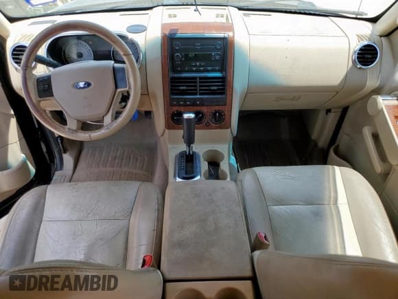 ✅ 2006 Ford Explorer Eddie Bauer • VIN: 1FMEU64E56UB68359 • Лот: 70301045. Опубликован ранее на Copart с пробегом 175 692 миль. Бесплатный доступ к архиву аукционных продаж из США и подробный отчёт об истории автомобиля на DreamBid. Изображение 8.