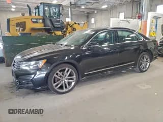 ✅ 2016 Volkswagen Passat S • VIN: 1VWAT7A34GC057935 • Lot: 94195205. Wystawiony na Copart z przebiegiem 220 888 mil. Bezpłatny archiwum sprzedaży aukcyjnych z USA i szczegółowy raport historii pojazdu na DreamBid. Zdjęcie 1.