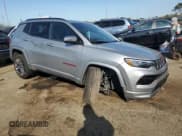 ✅ 2023 Jeep Compass (RED) Edition • VIN: 3C4NJDCN3PT502371 • Lot: 72088265. Wystawiony na Copart z przebiegiem 37 135 mil. Bezpłatny archiwum sprzedaży aukcyjnych z USA i szczegółowy raport historii pojazdu na DreamBid. Zdjęcie 4.